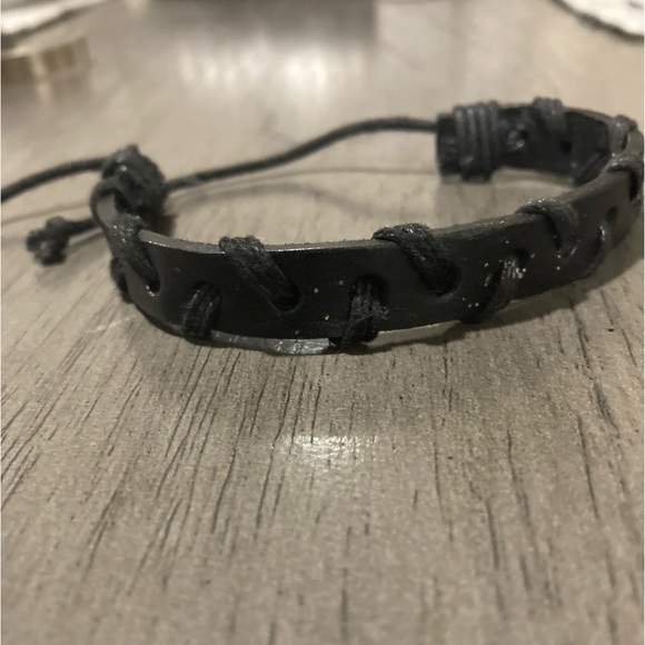Real leather black bracelet - Picture 1 of 3